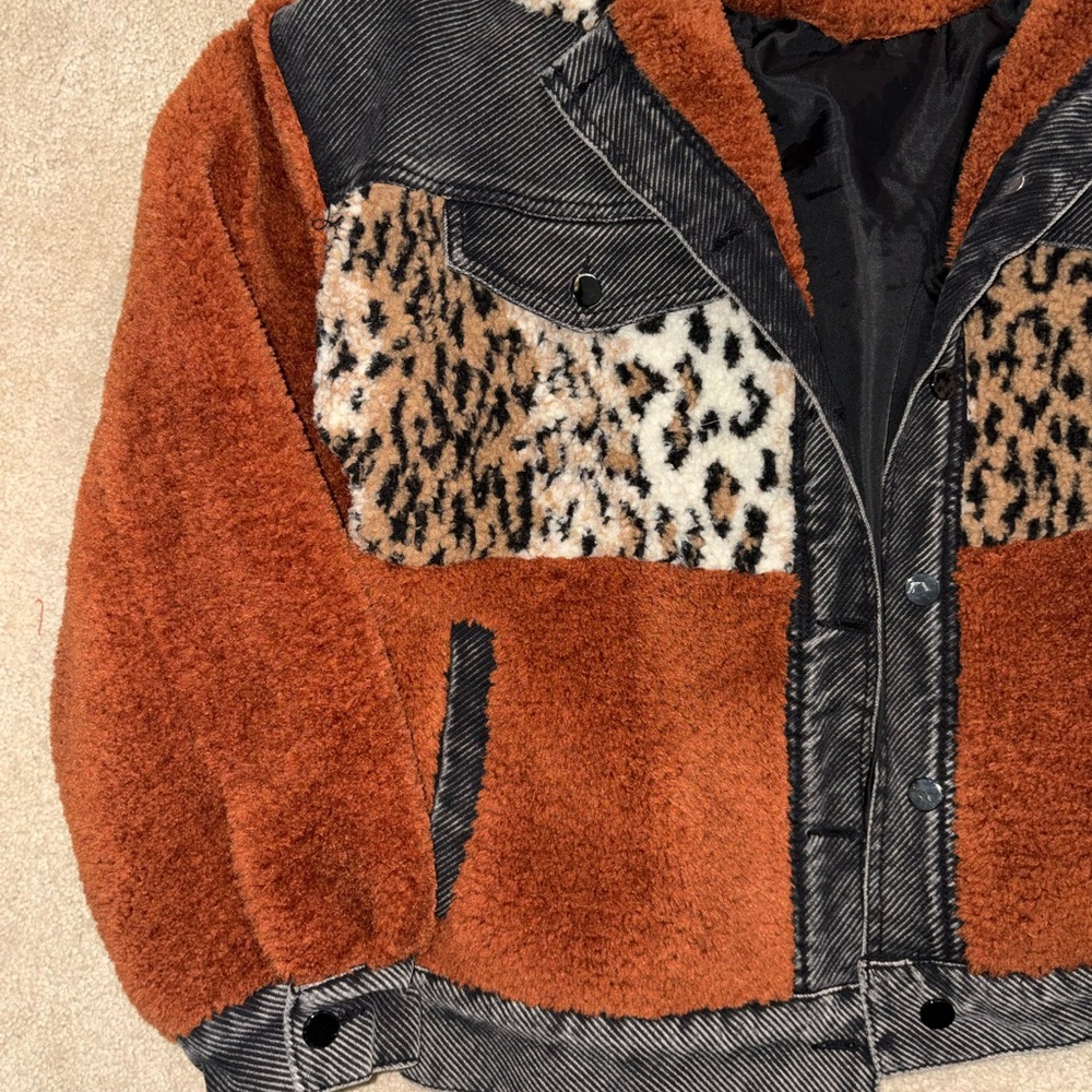 Oli & Hali Brown Sherpa Bomber Jacket with Leopard Panels - Picture 2 of 4